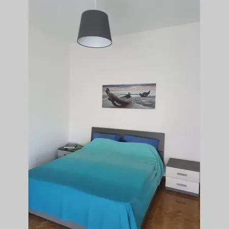 Maison Claudette Nyaraló Ronchi